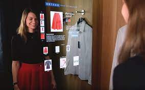 آینه های واقعیت افزوده برای پرو مجازی لباس توسط اسنپ چت به فروشگاه ها می آید
