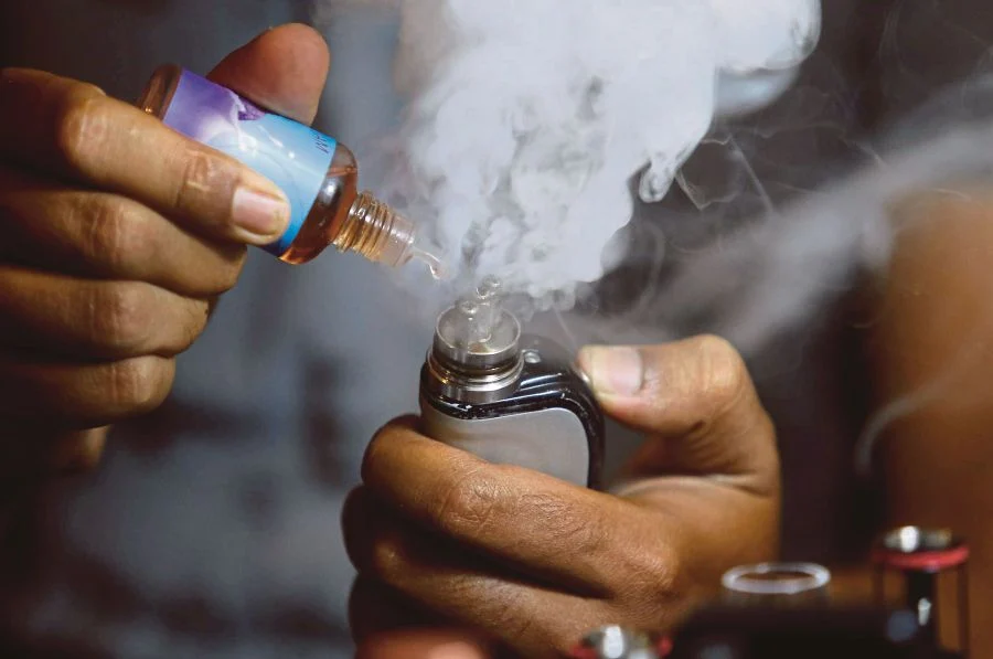 گلیسیرین محلول در سیگار الکترونیکی سبب بروز آسیب به کیسه‌های هوایی ریه
