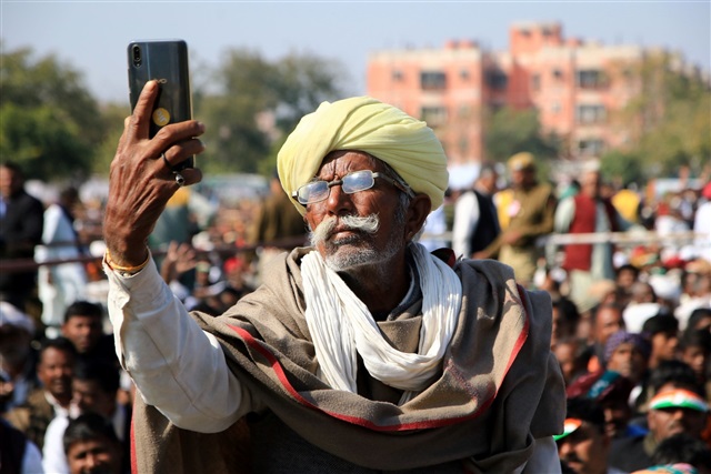 فروش گوشی‌های هوشمند در هند به کم‌ترین میزان رسید
