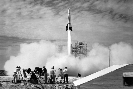  تقویم فضایی: آلمان اولین راکت با سوخت مایع خود را پرتاب کرد