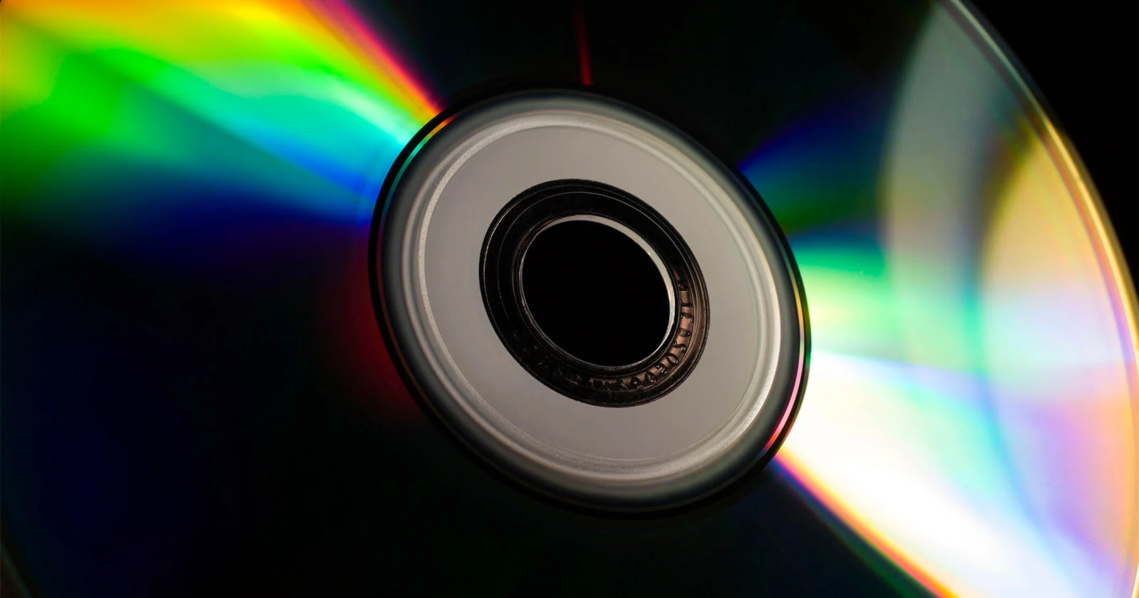 ذخیره‌سازی میلیون‌های فیلم روی یک دیسک با استفاده از نور
