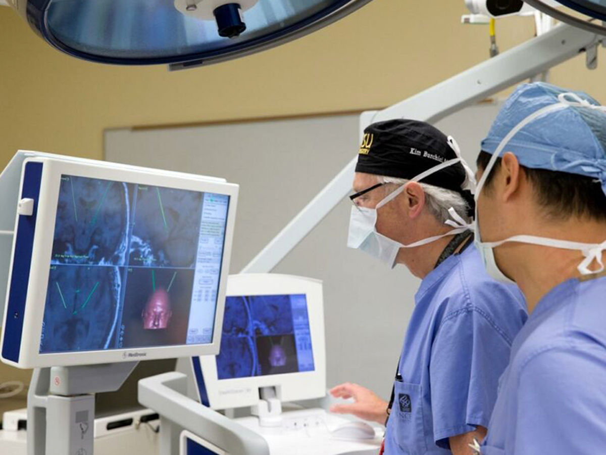 امکان جراحی مغز با کمک هوش مصنوعی طی ۲ سال آینده
