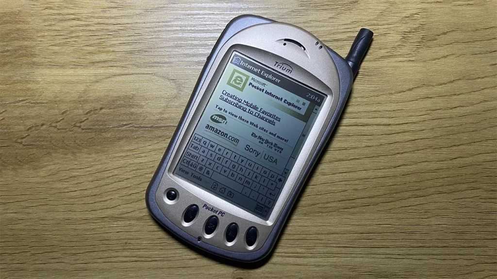 ویندوز موبایل که در ابتدا با نام Pocket PC 2000 معرفی شد