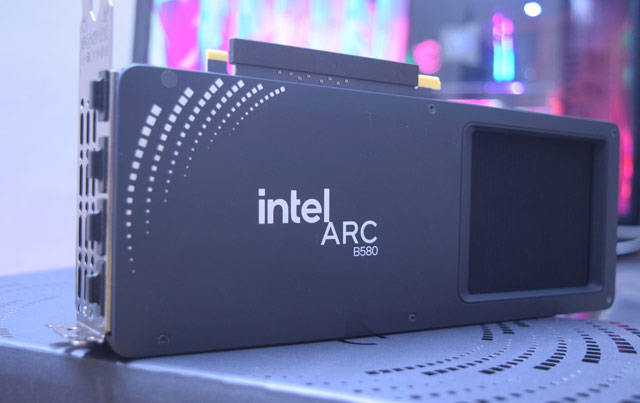 کارت گرافیک Intel Arc B580